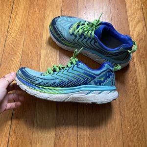 Hoka Clifton 4